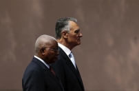 Cavaco e Guebuza defendem mais negócios entre Portugal e Moçambique Cavaco e Guebuza defendem mais negócios entre Portugal e Moçambique